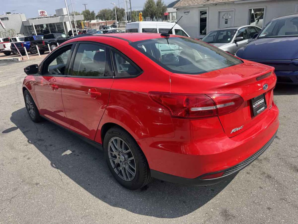2016 Ford Focus Image 4