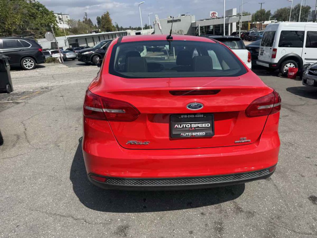 2016 Ford Focus Image 5