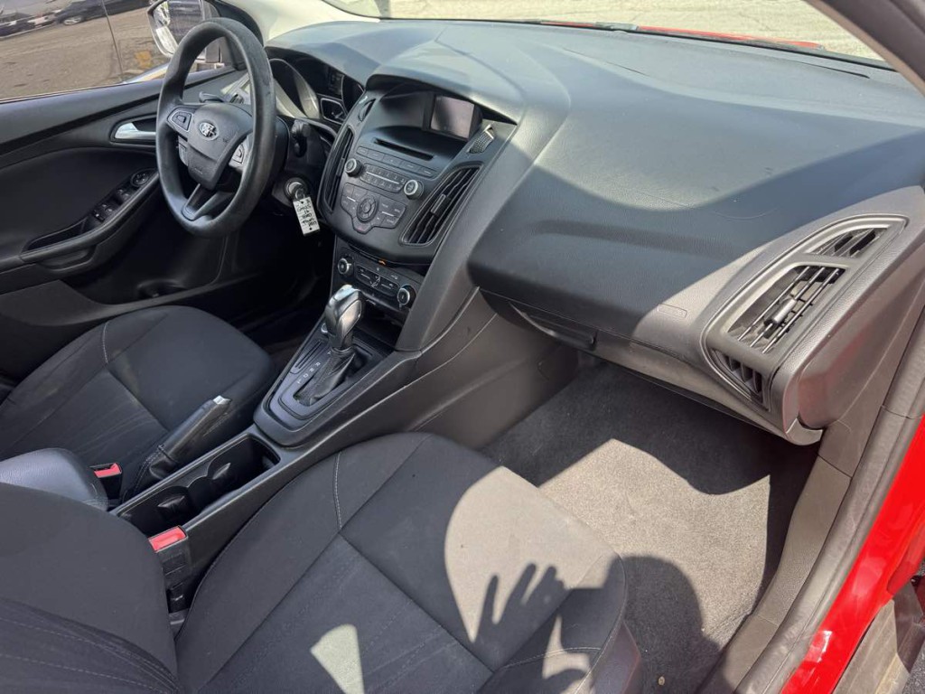 2016 Ford Focus Image 14