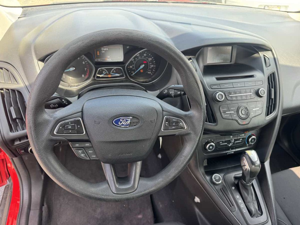 2016 Ford Focus Image 11