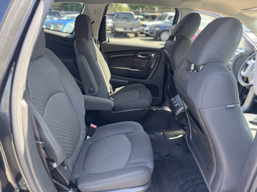 2012 Chevrolet Traverse Image 17