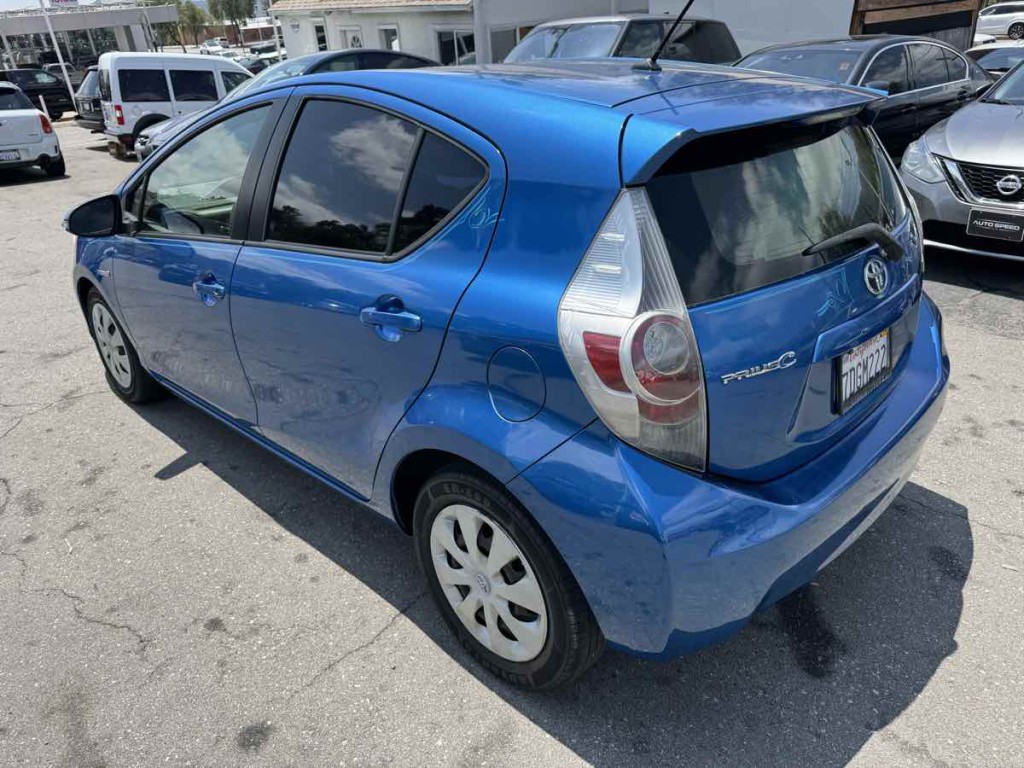 2013 Toyota Prius Image 4
