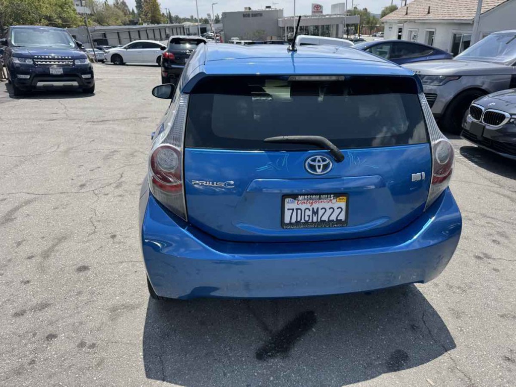 2013 Toyota Prius Image 5