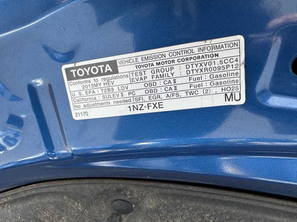 2013 Toyota Prius Image 17
