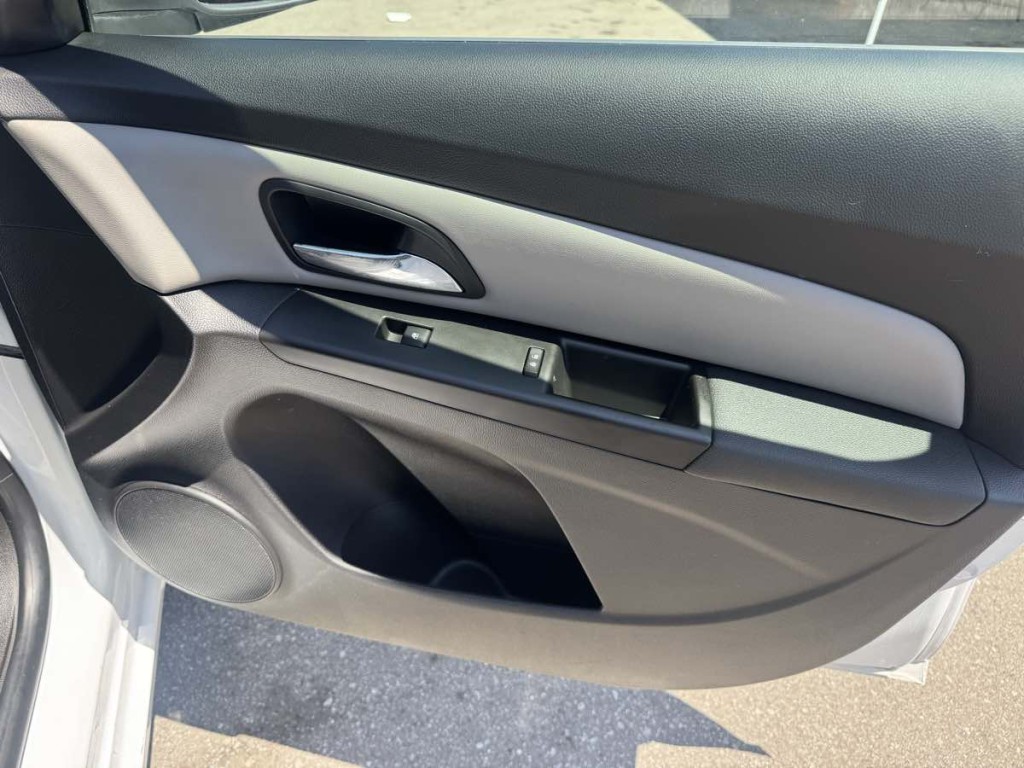 2016 Chevrolet Cruze Image 15