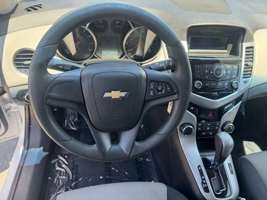 2016 Chevrolet Cruze Image 17