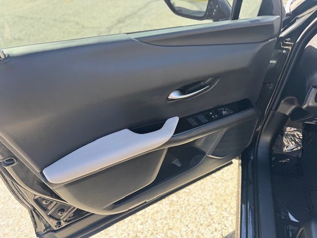 2023 Lexus UX 250h Image 7