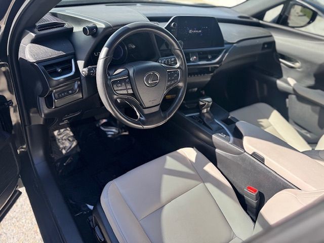 2023 Lexus UX 250h Image 8