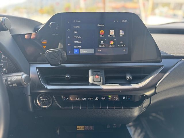 2023 Lexus UX 250h Image 10