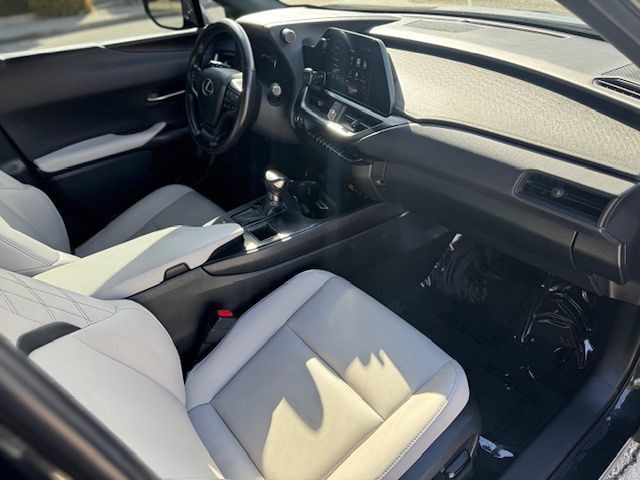 2023 Lexus UX 250h Image 11