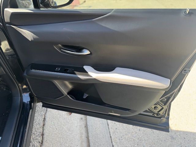 2023 Lexus UX 250h Image 12