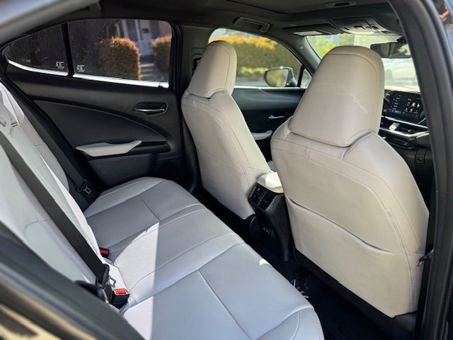 2023 Lexus UX 250h Image 14