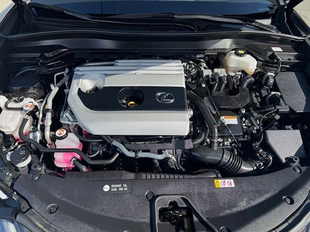 2023 Lexus UX 250h Image 16