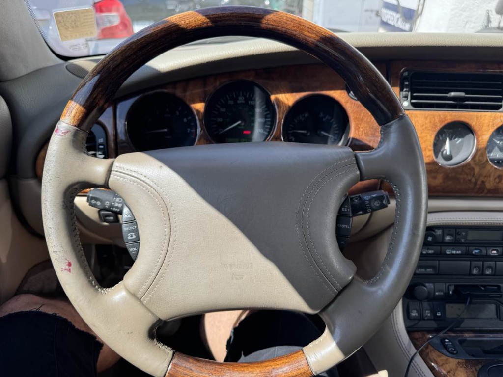 1999 Jaguar XK-Series Image 15