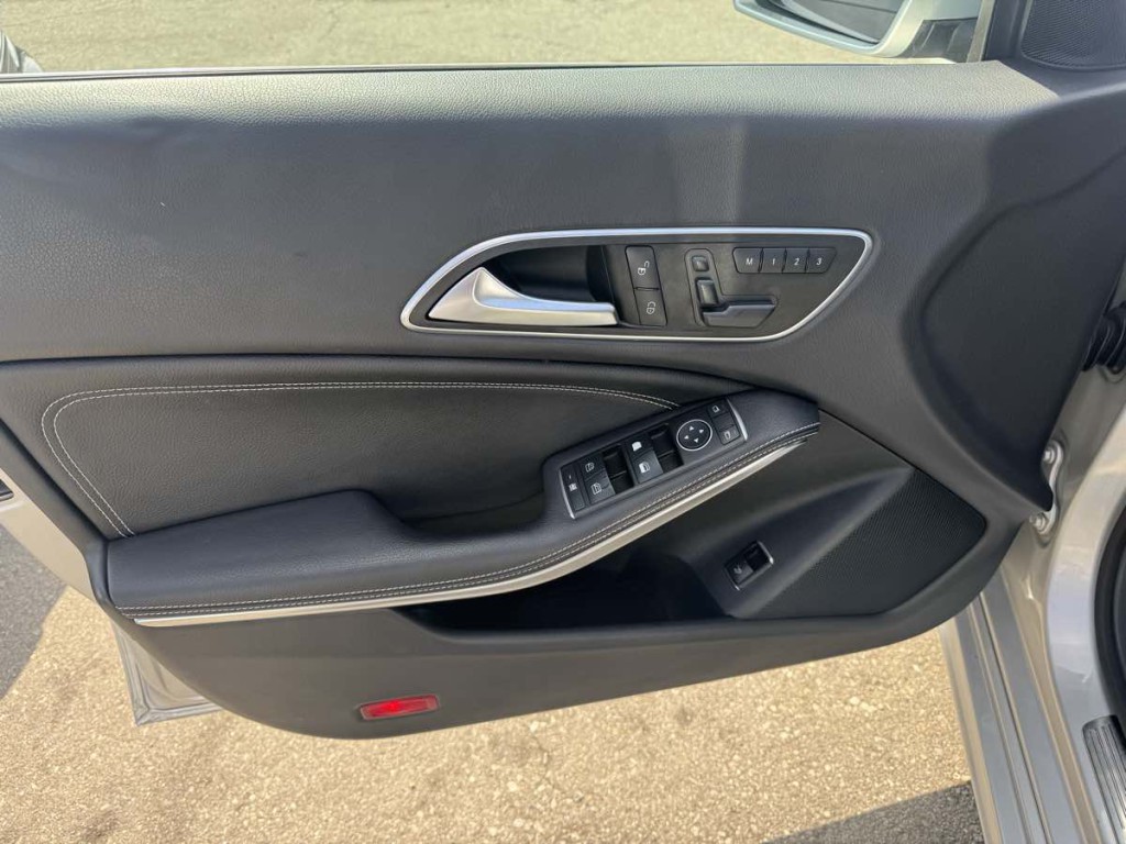 2016 Mercedes-Benz CLA-Class Image 8