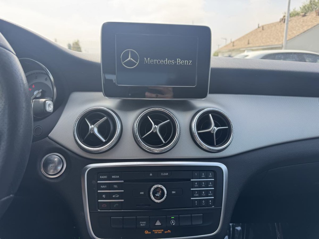 2016 Mercedes-Benz CLA-Class Image 12