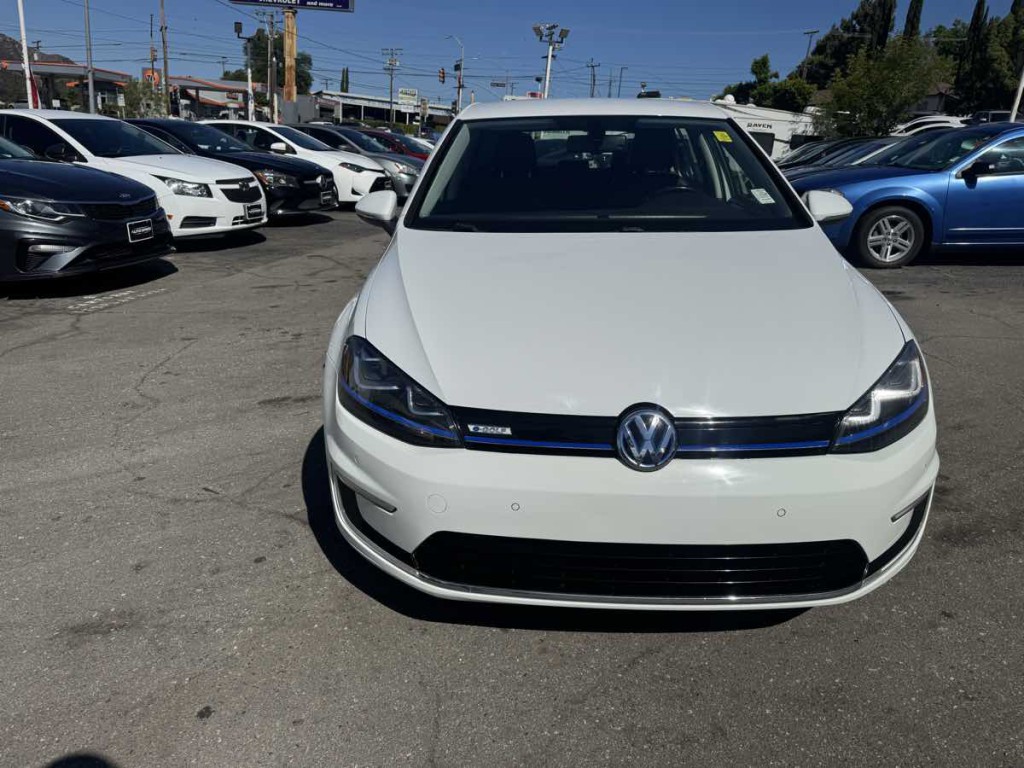 2015 Volkswagen Golf Image 2