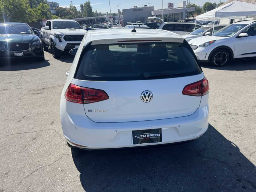 2015 Volkswagen Golf Image 4