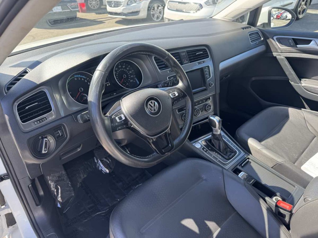 2015 Volkswagen Golf Image 11