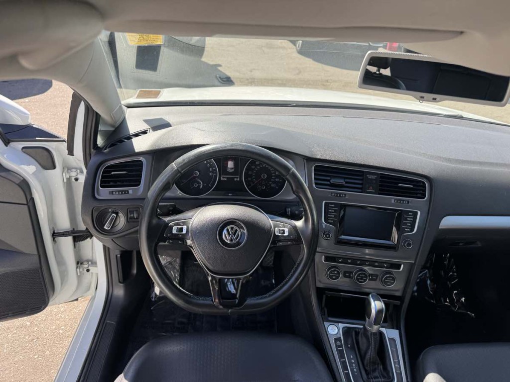 2015 Volkswagen Golf Image 15