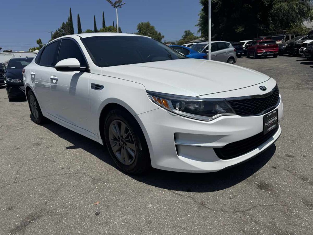 2016 Kia Optima Image 1