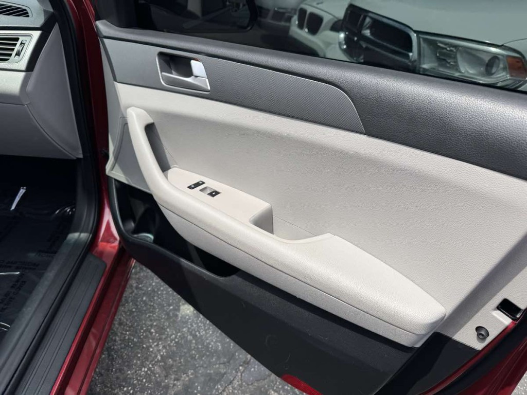 2016 Hyundai Sonata Image 6