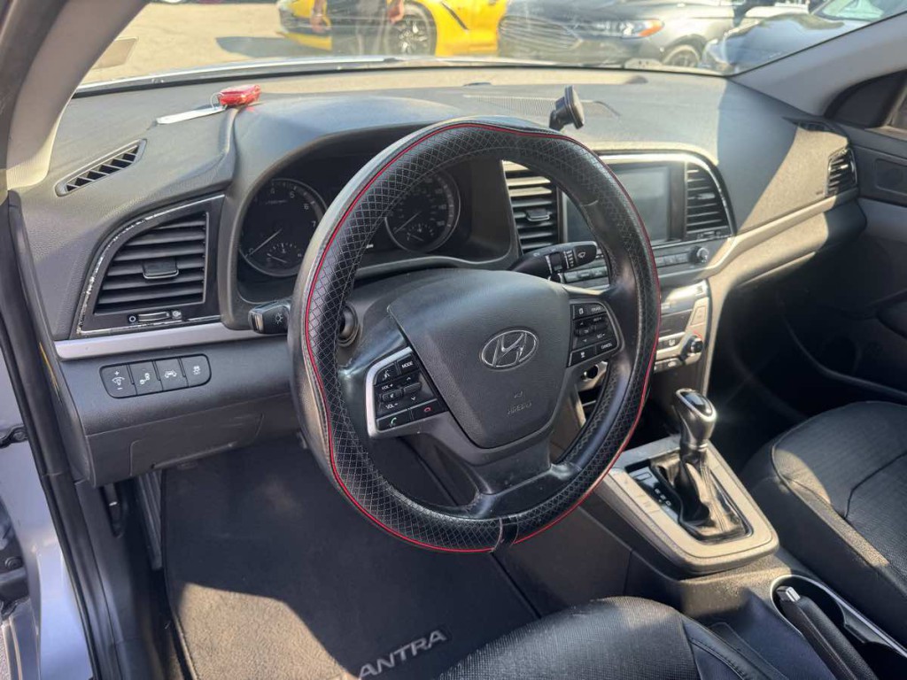 2017 Hyundai Elantra Image 9