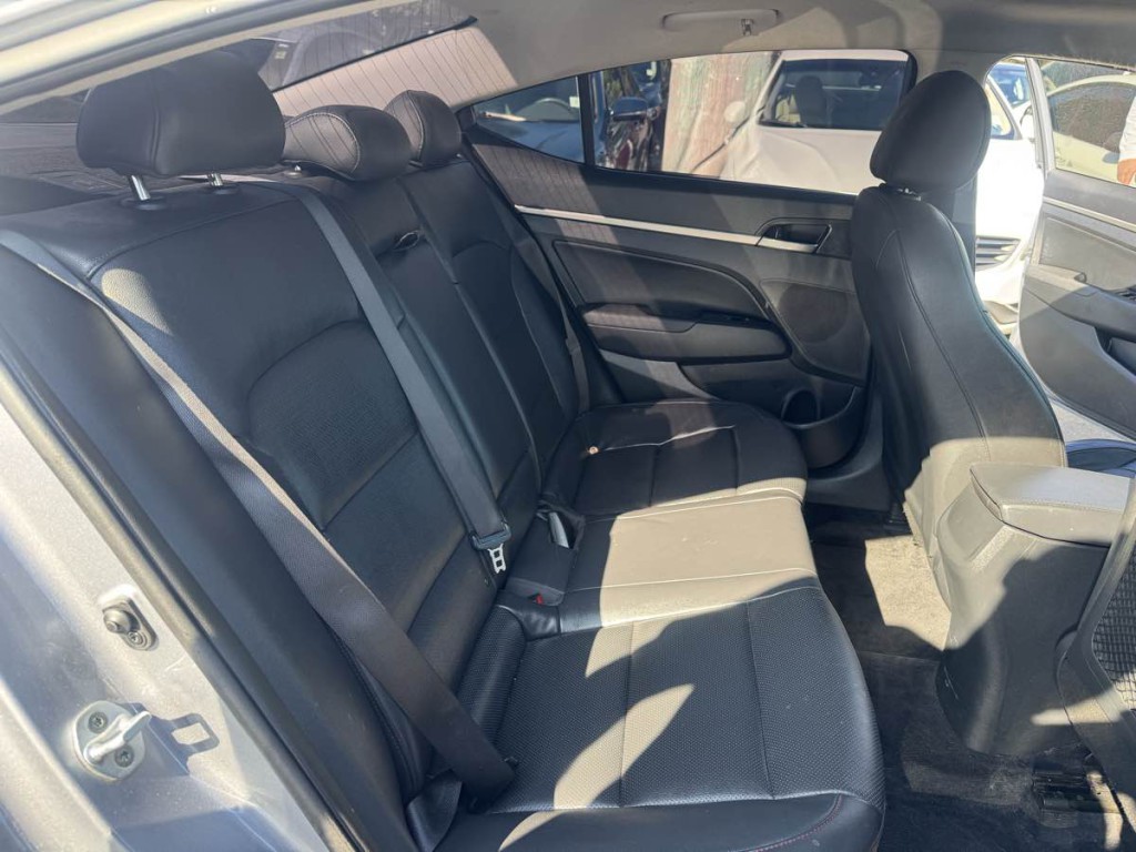 2017 Hyundai Elantra Image 12