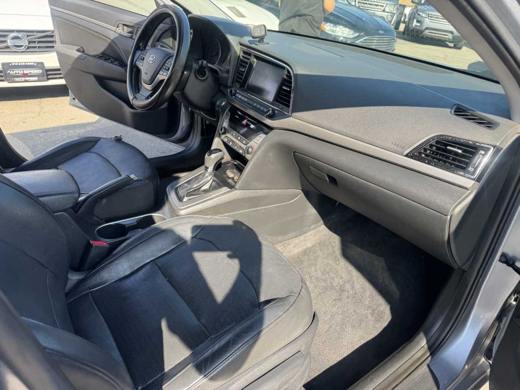 2017 Hyundai Elantra Image 14