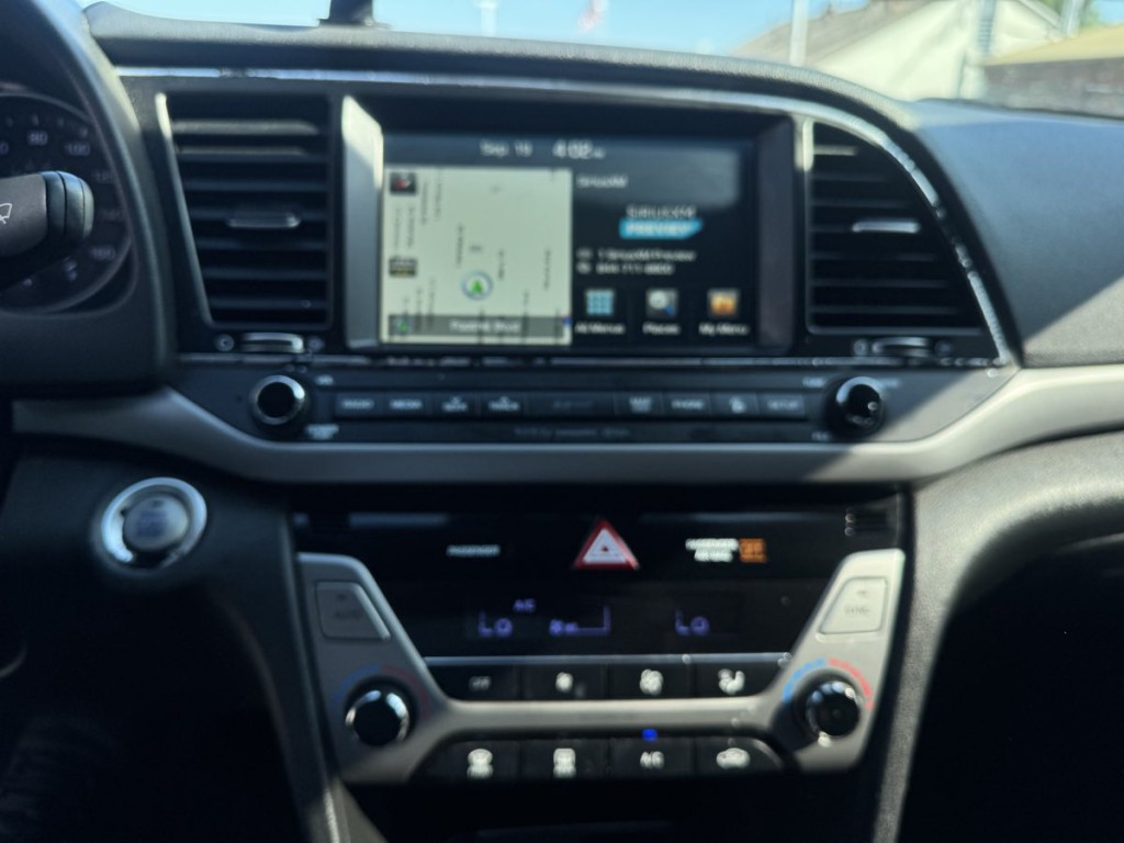 2017 Hyundai Elantra Image 16