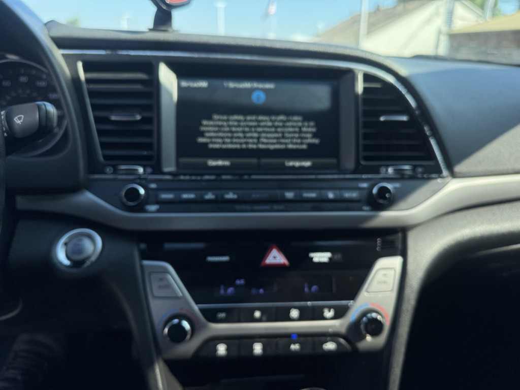 2017 Hyundai Elantra Image 17