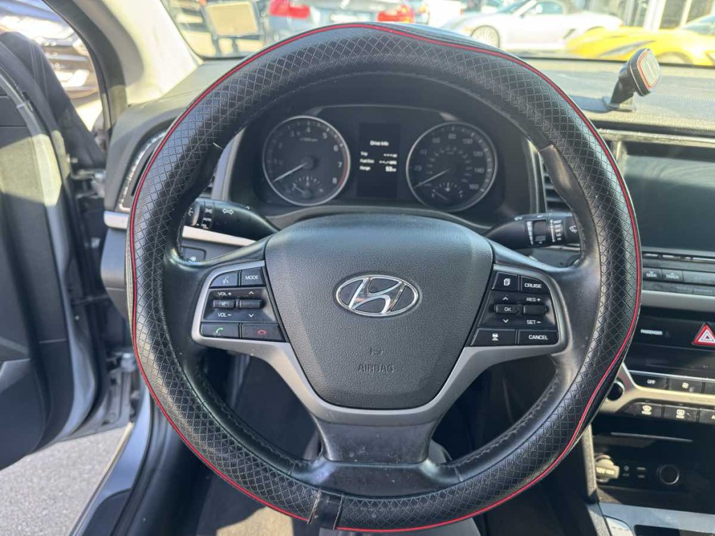 2017 Hyundai Elantra Image 18