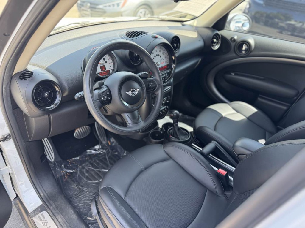 2014 MINI Countryman Image 9