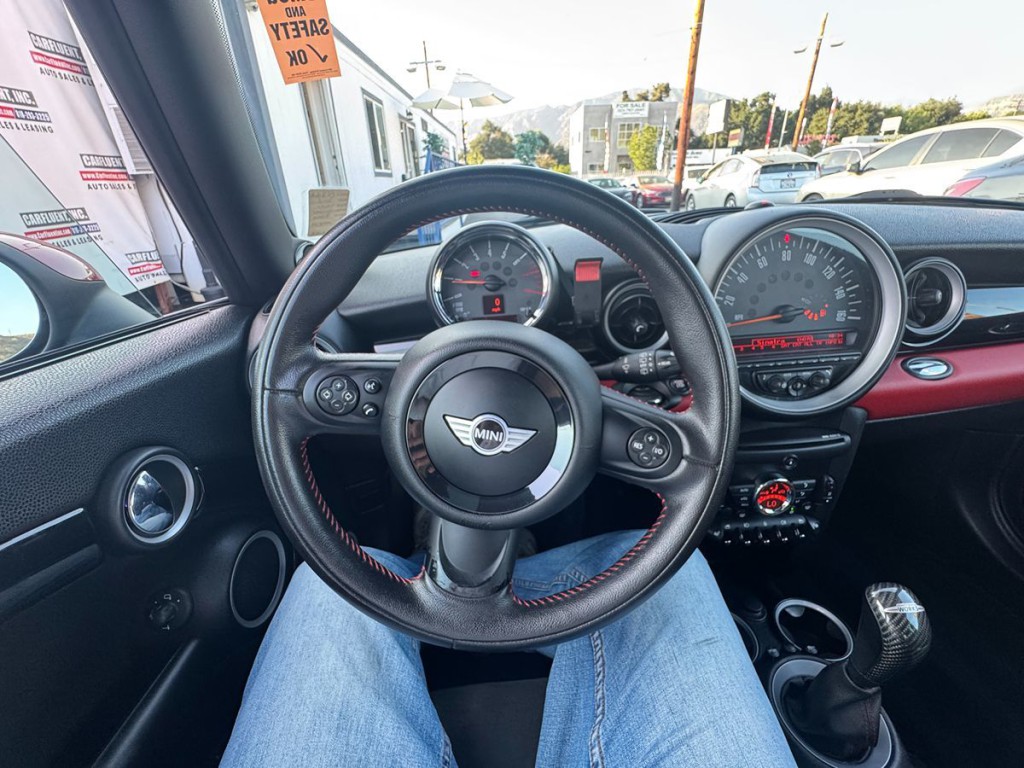 2012 MINI Cooper Image 20