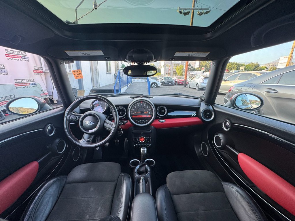 2012 MINI Cooper Image 26