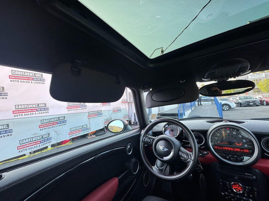 2012 MINI Cooper Image 27
