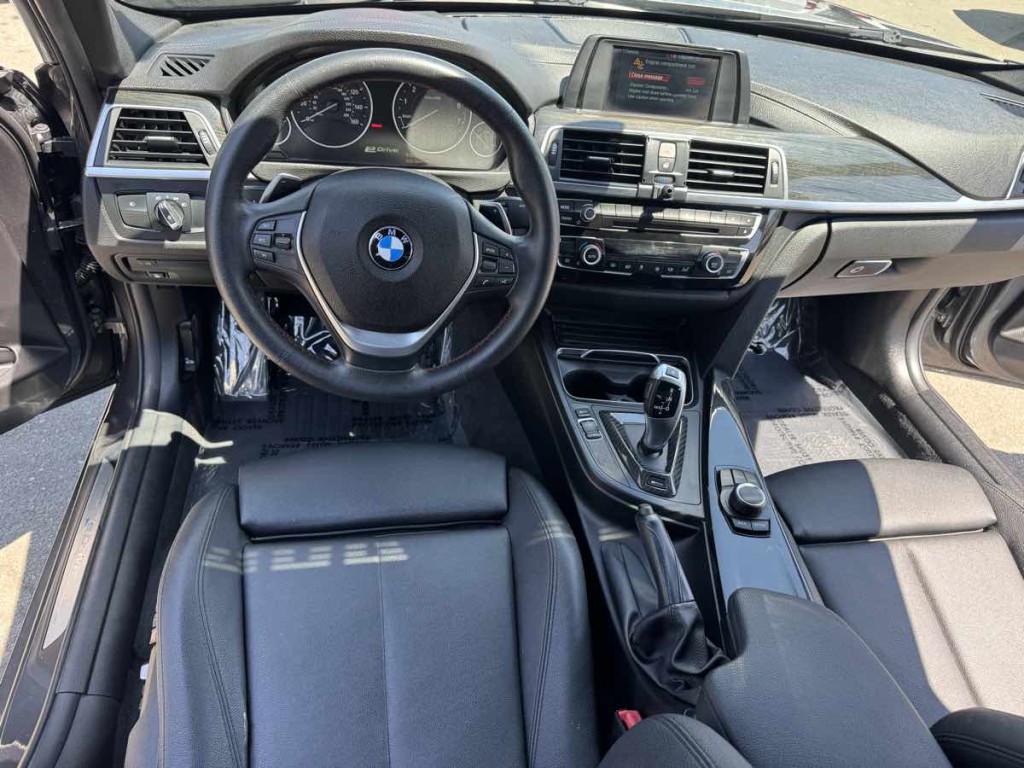 2018 BMW 3 Series Image 10