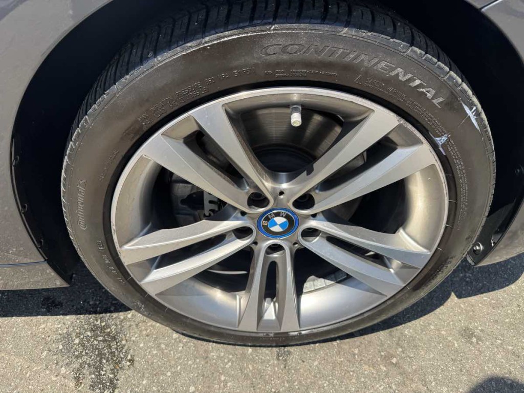 2018 BMW 3 Series Image 18