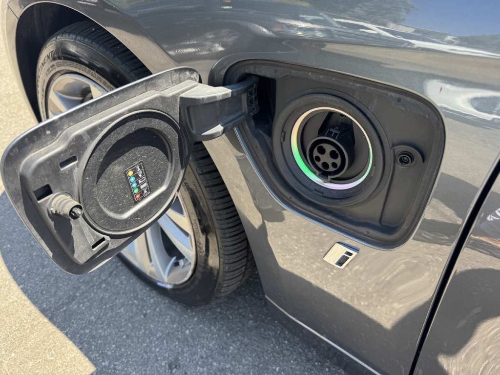 2018 BMW 3 Series Image 19