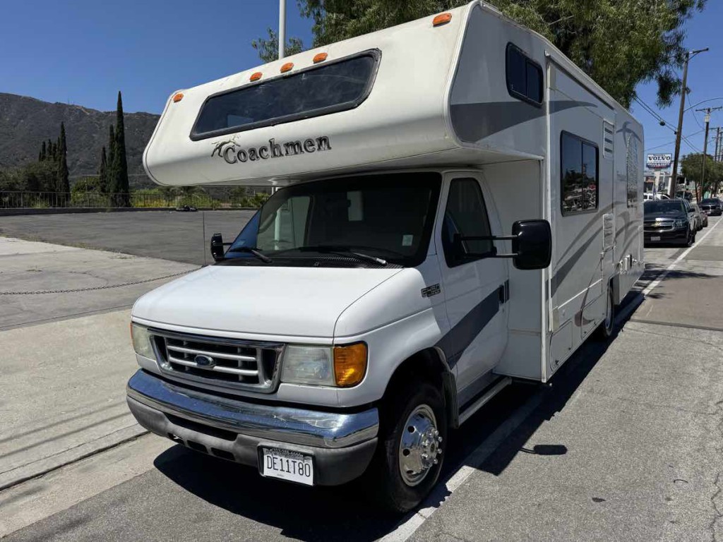 2004 Ford Econoline Image 3