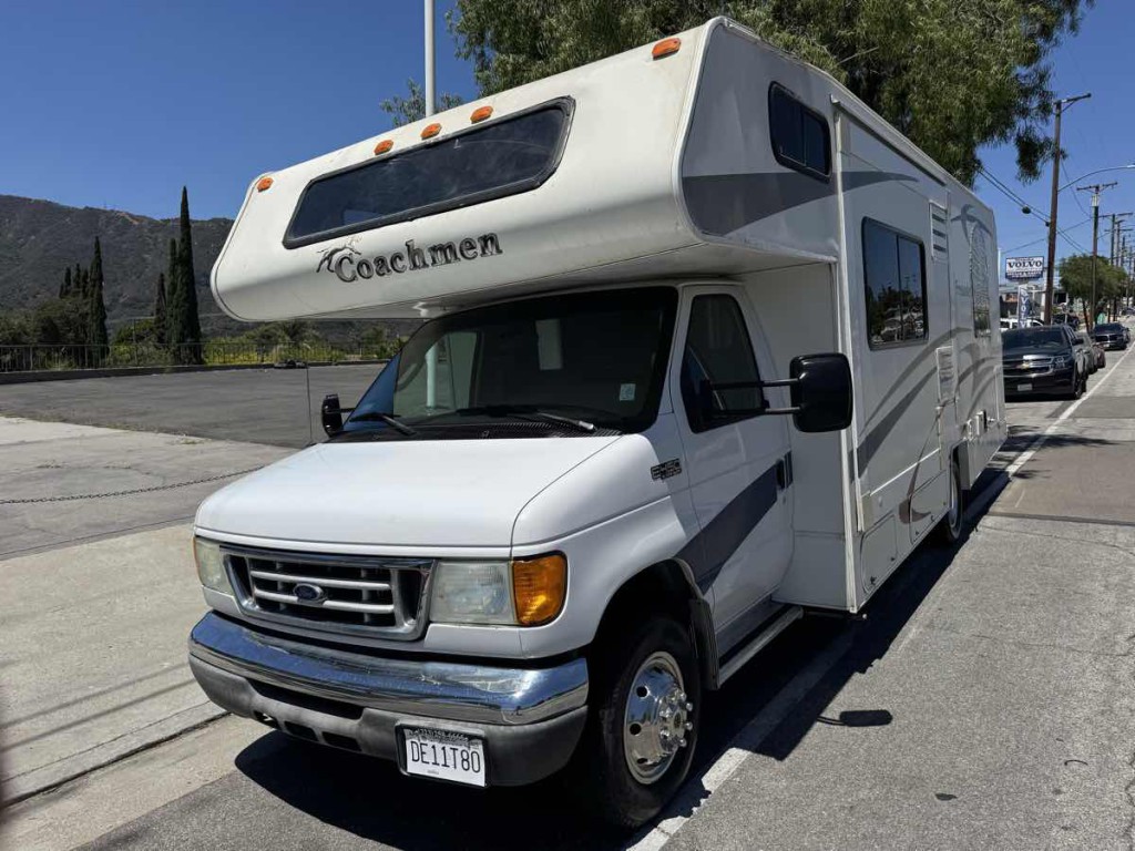 2004 Ford Econoline Image 4