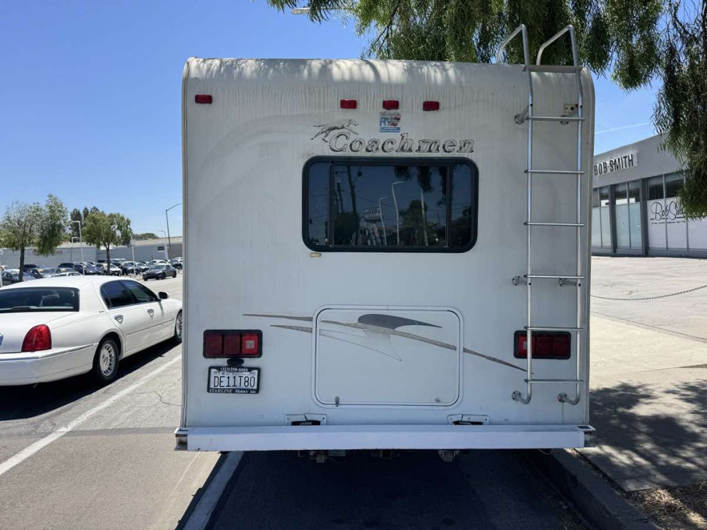 2004 Ford Econoline Image 6