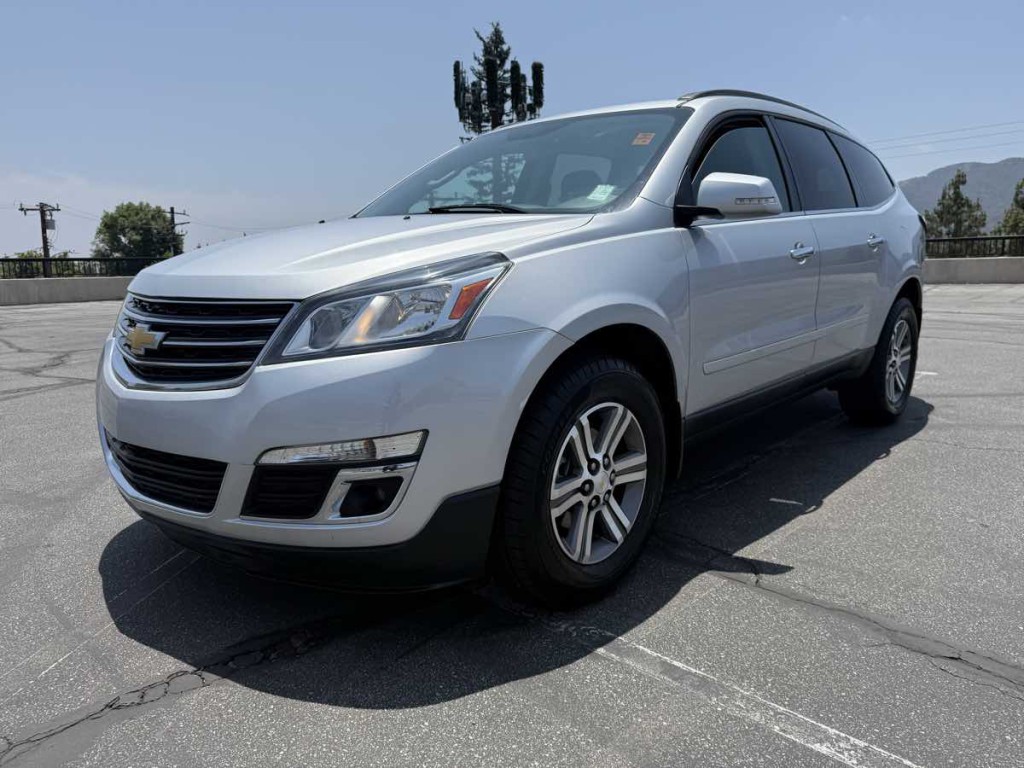2017 Chevrolet Traverse Image 3