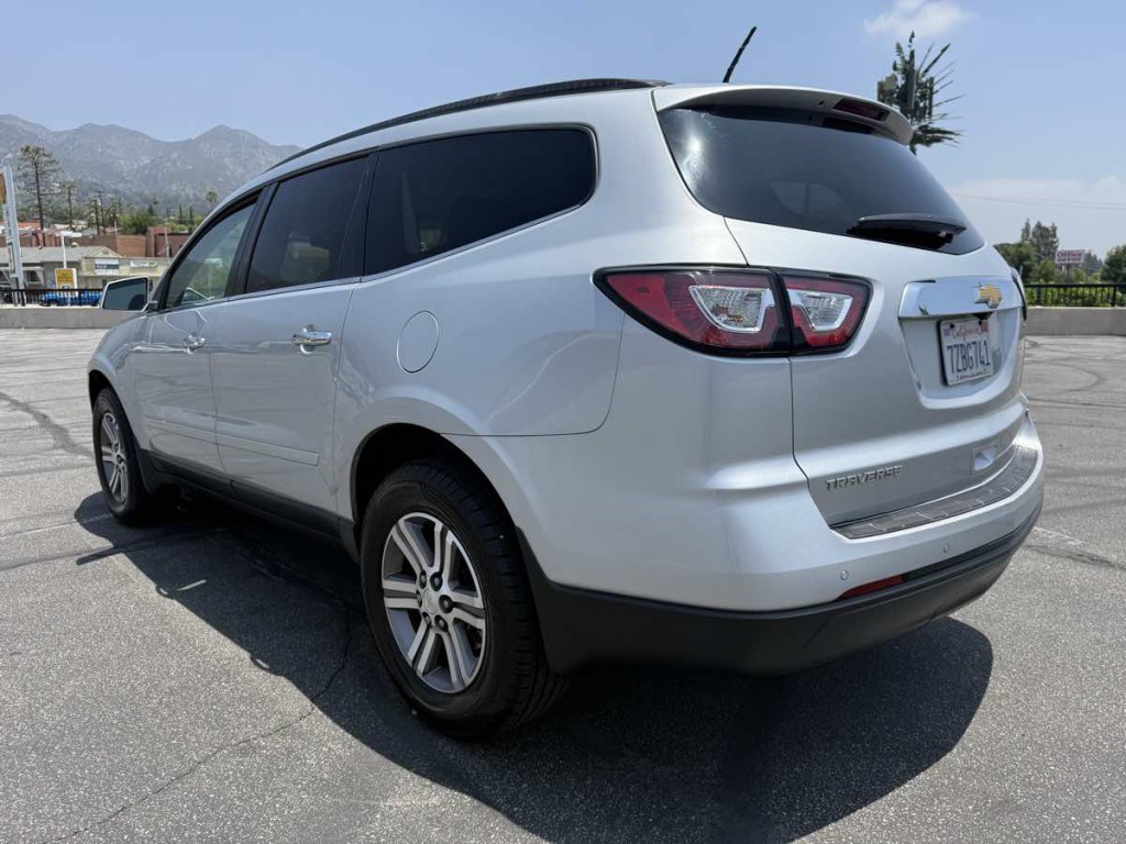 2017 Chevrolet Traverse Image 8