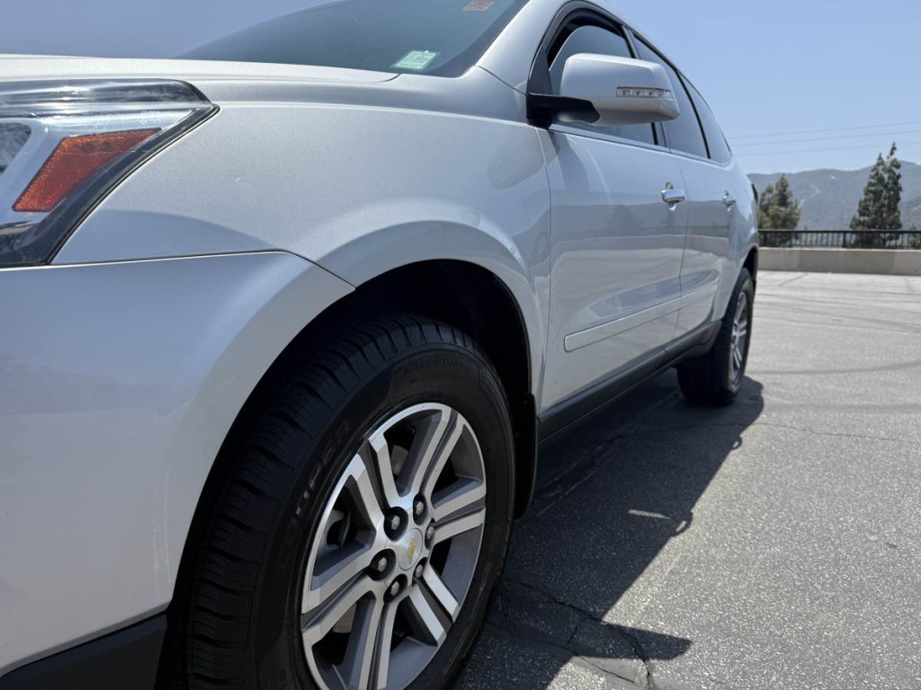 2017 Chevrolet Traverse Image 16
