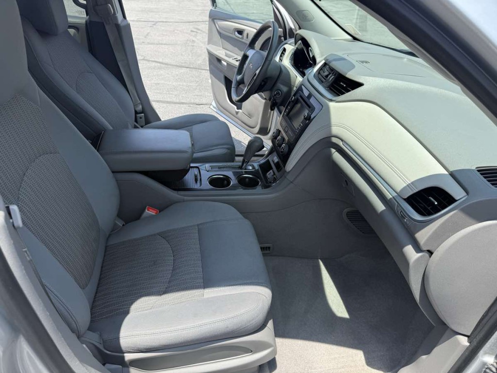 2017 Chevrolet Traverse Image 25