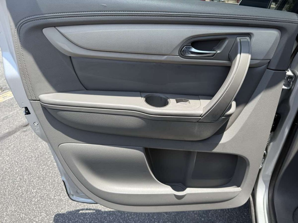 2017 Chevrolet Traverse Image 37