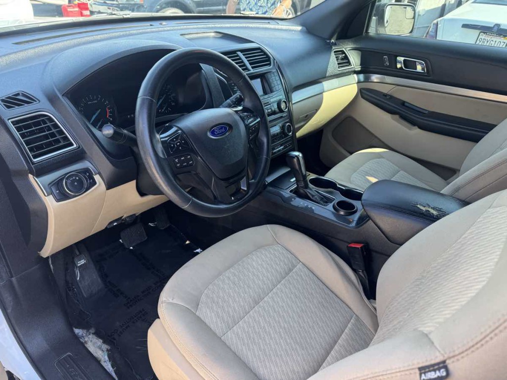 2017 Ford Explorer Image 13
