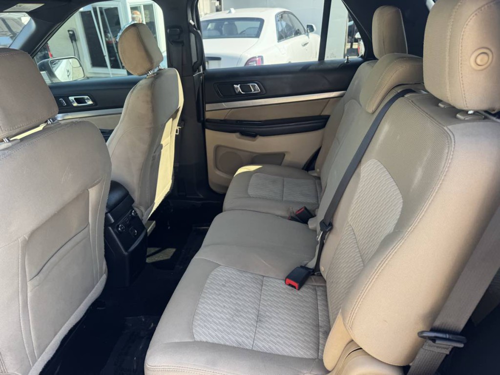 2017 Ford Explorer Image 15