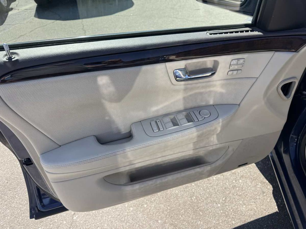 2009 Cadillac DTS Image 15